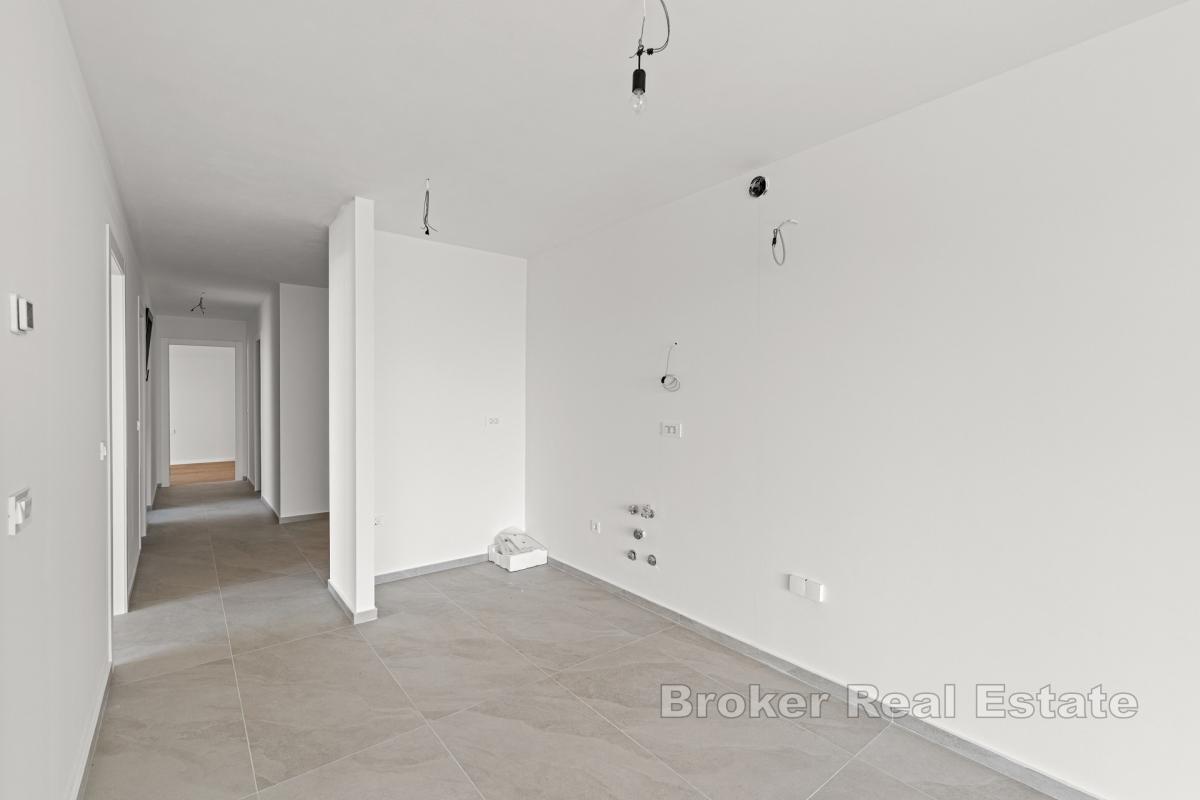 Luksusowy apartament z widokiem na ogród i morze