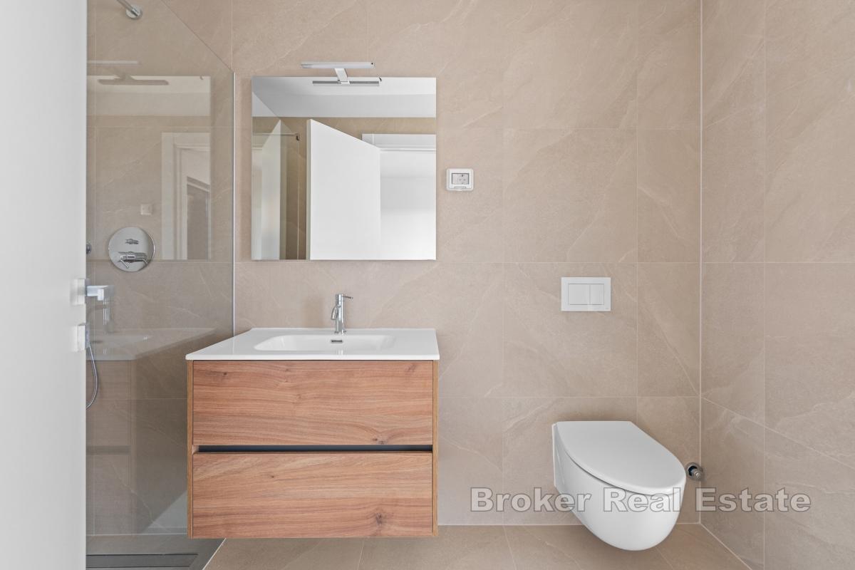 Luksusowy apartament z widokiem na ogród i morze