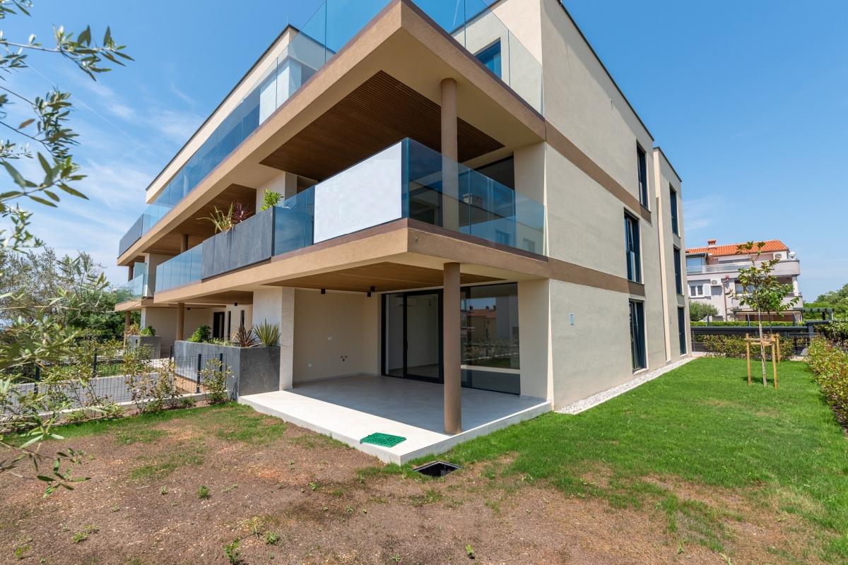 001-2053-06-Novigrad-Spacious-apartment-with-terrace-and-a-sea-view-sale