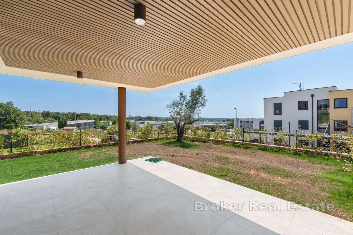Appartamento con ampia terrazza e vista mare