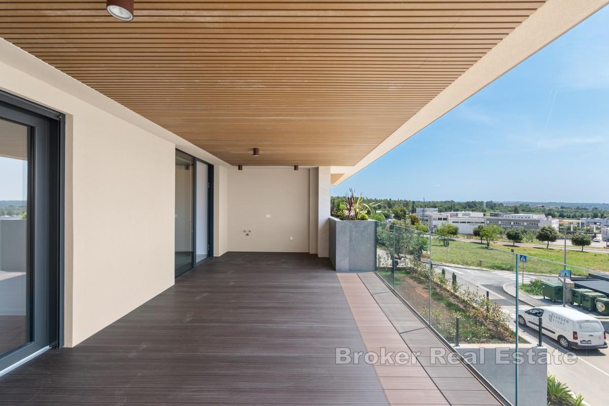 Bel appartement avec grande terrasse et vue panoramique sur la mer