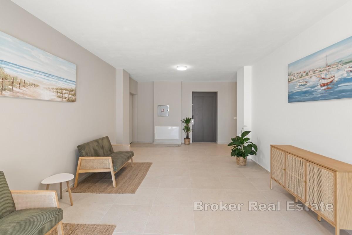 Wunderschöne Wohnung mit großer Terrasse und Panoramablick auf das Meer