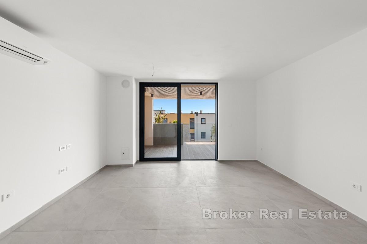 Bel appartement avec grande terrasse et vue panoramique sur la mer