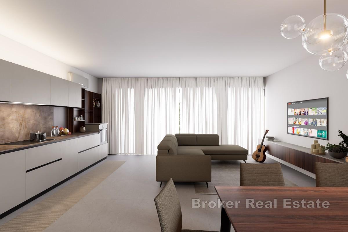 Apartmán s priestrannou záhradou a výhľadom na more