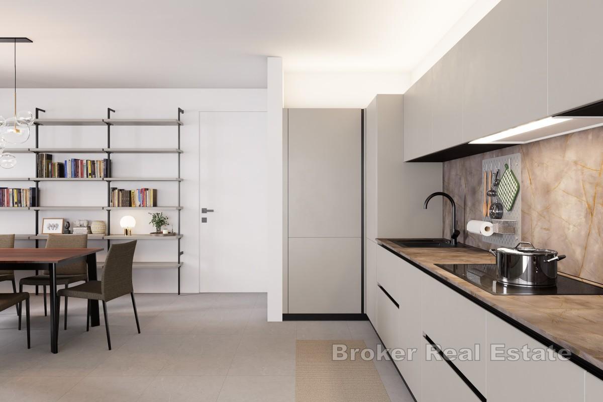 Apartmán s priestrannou záhradou a výhľadom na more