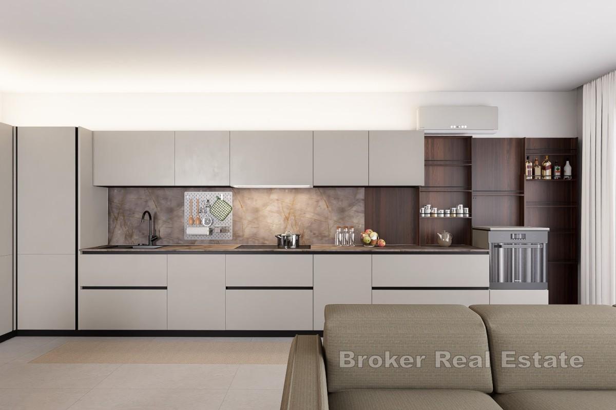 Apartmán s priestrannou záhradou a výhľadom na more