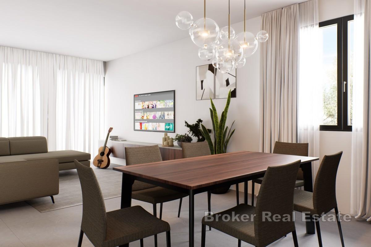 Apartmán s priestrannou záhradou a výhľadom na more