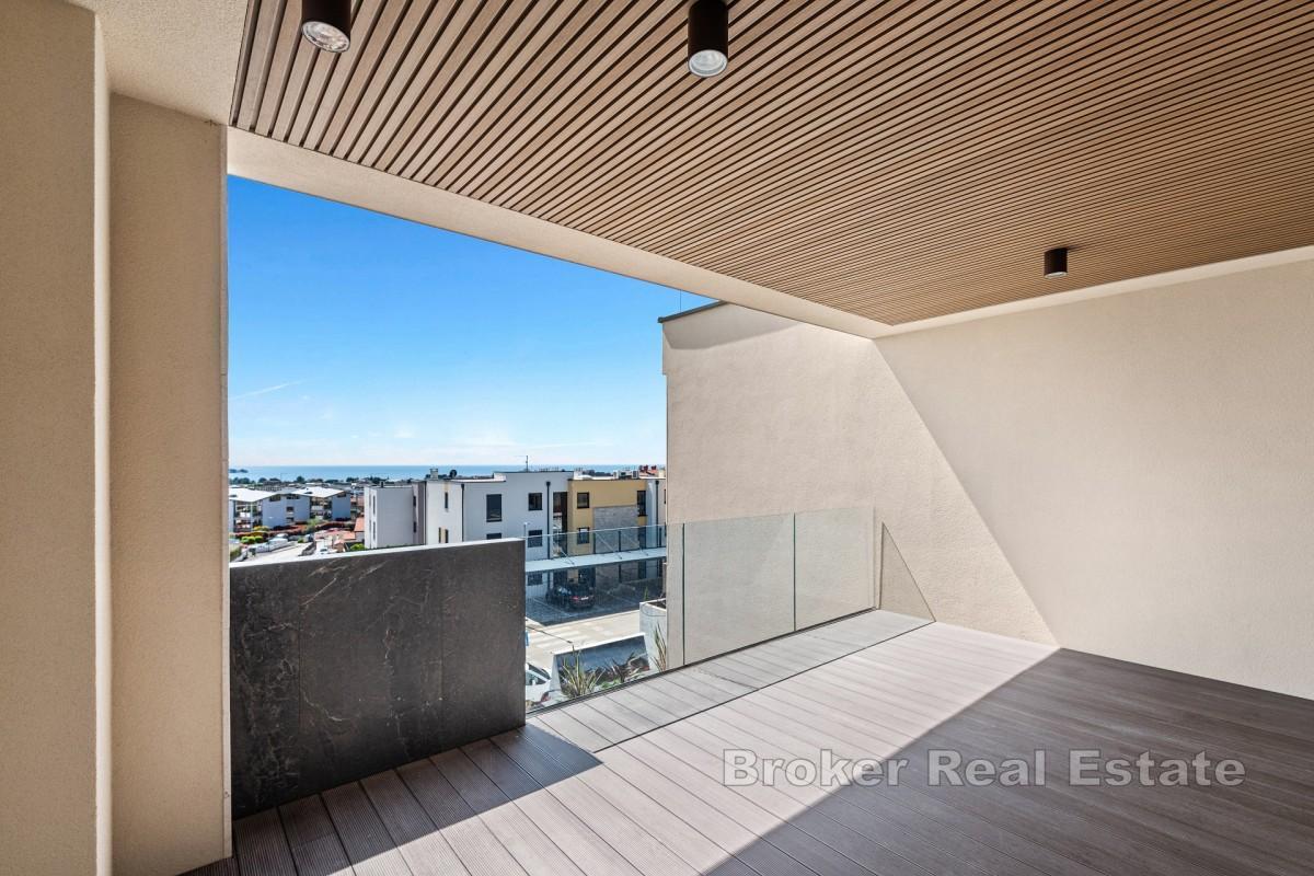 Elegancki apartament z jedną sypialnią, tarasem i widokiem na morze