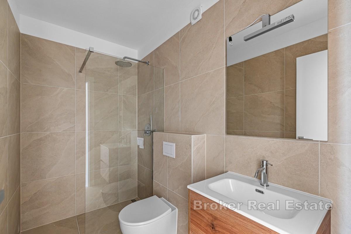 Elegancki apartament z jedną sypialnią, tarasem i widokiem na morze