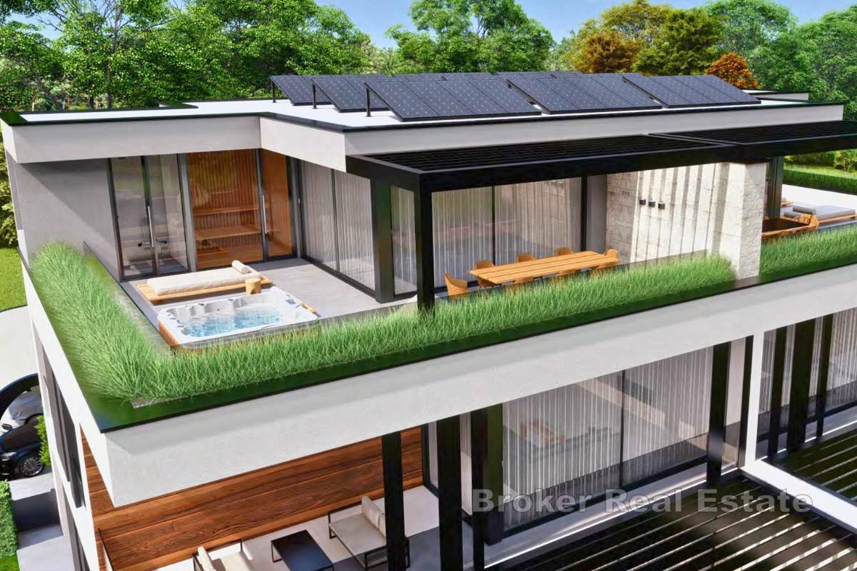 Exklusive moderne Villa mit Swimmingpool und großzügigen Dachterrassen