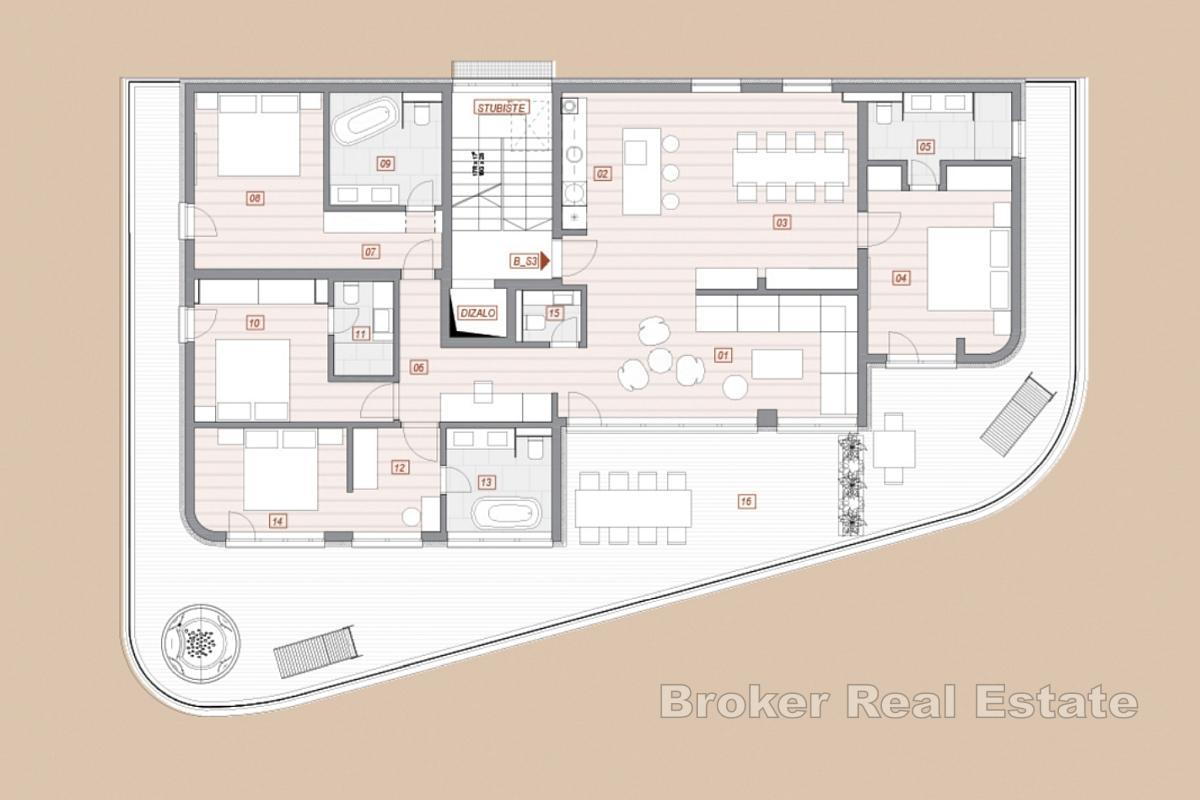 Penthouse s panoramatickou terasou a súkromným wellnessom