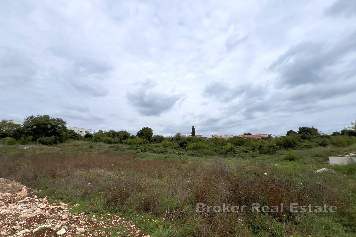 Terrain avec projet pour une villa de luxe avec piscine
