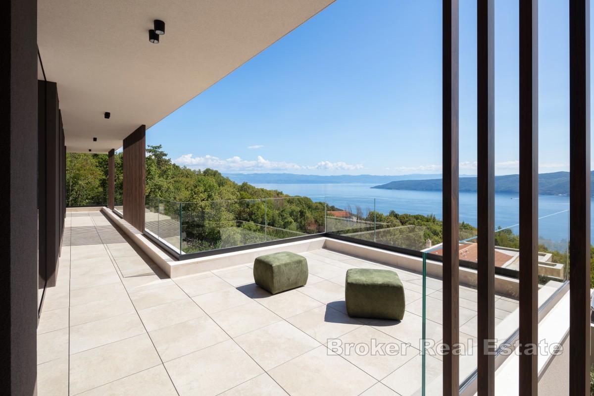 Eksklusiv villa med basseng, velværeområde og panoramautsikt over havet