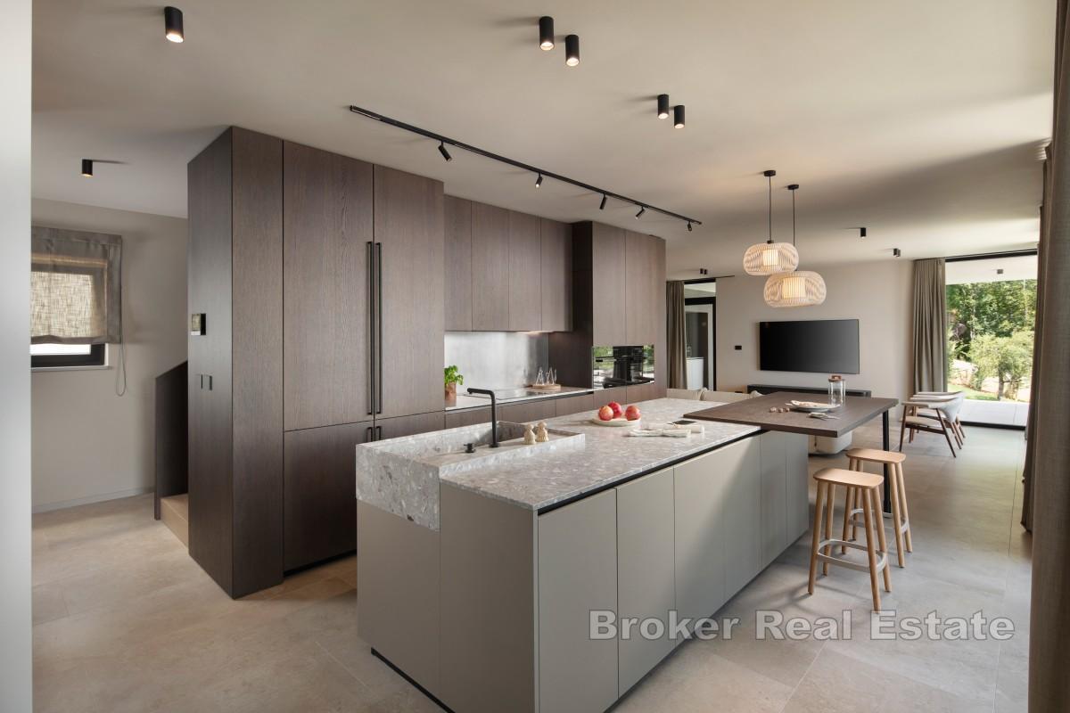 Eksklusiv villa med basseng, velværeområde og panoramautsikt over havet