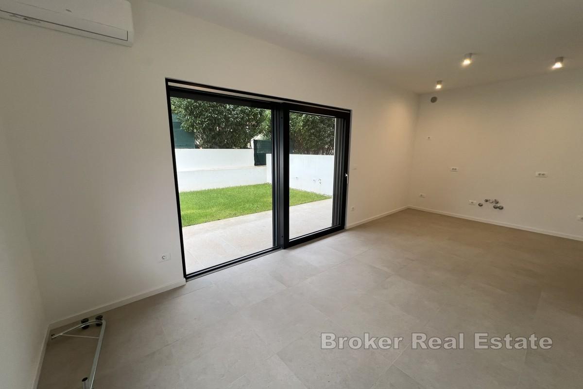 Appartement exclusif avec jardin et piscine privés à Premantura