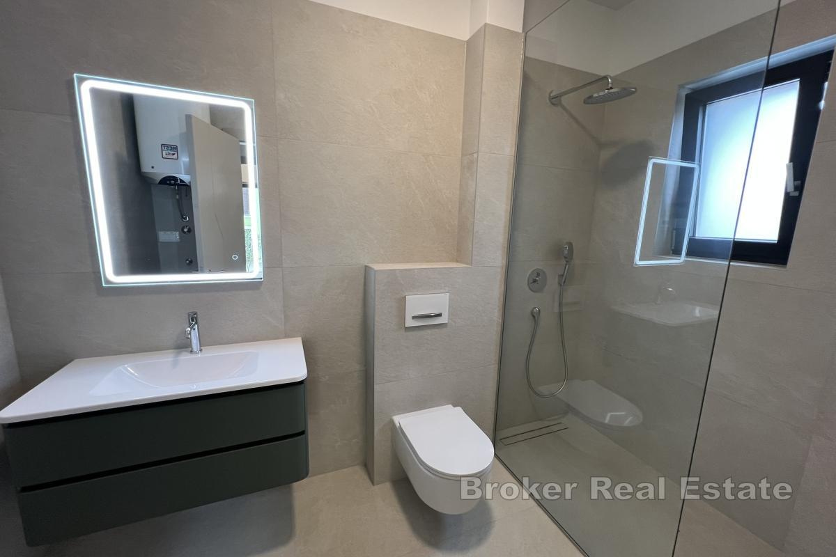 Apartament na parterze z basenem, dwiema sypialniami i prywatnym ogrodem