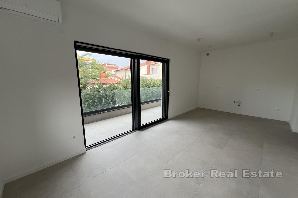 Moderno appartamento al primo piano con terrazza in posizione privilegiata