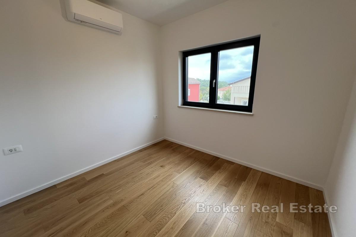 Moderne leilighet i første etasje med terrasse i attraktiv beliggenhet