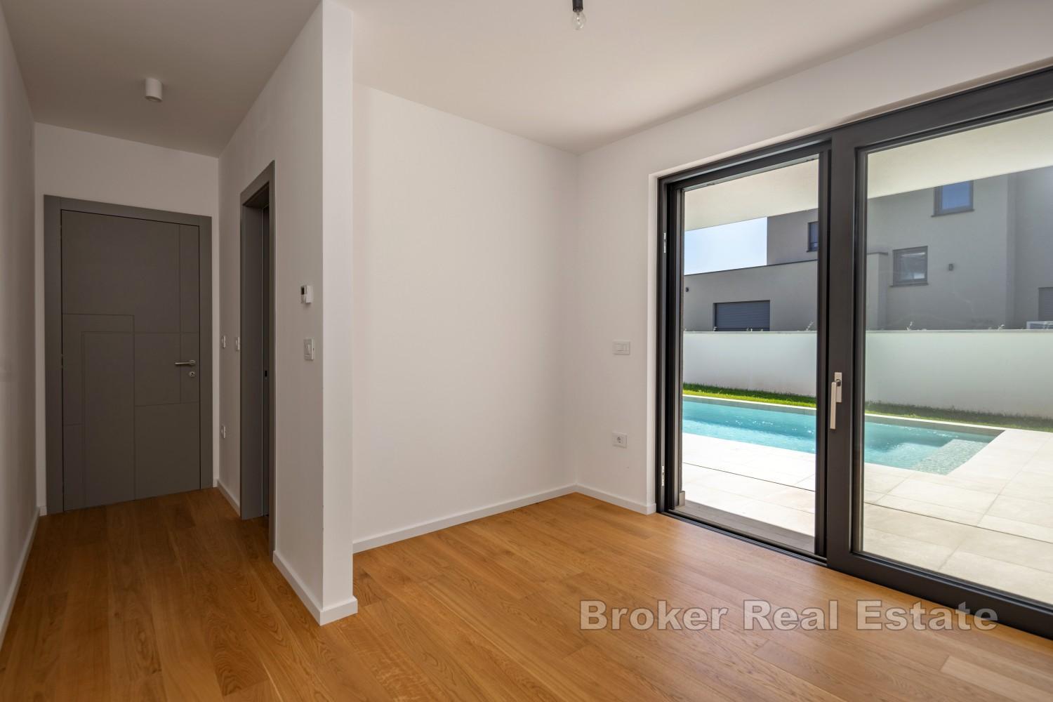 Exklusive Wohnvilla am Meer mit privater Dachterrasse