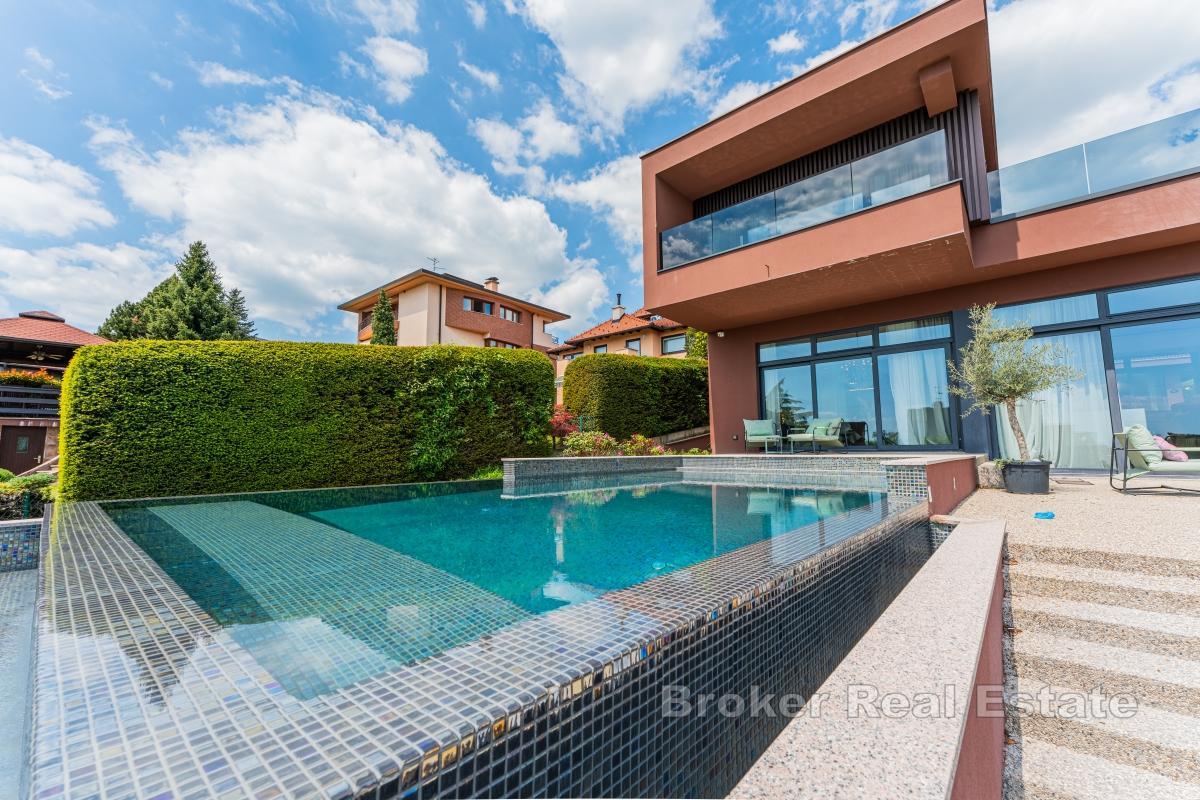 Esclusiva villa con piscina e totale privacy in un ambiente tranquillo