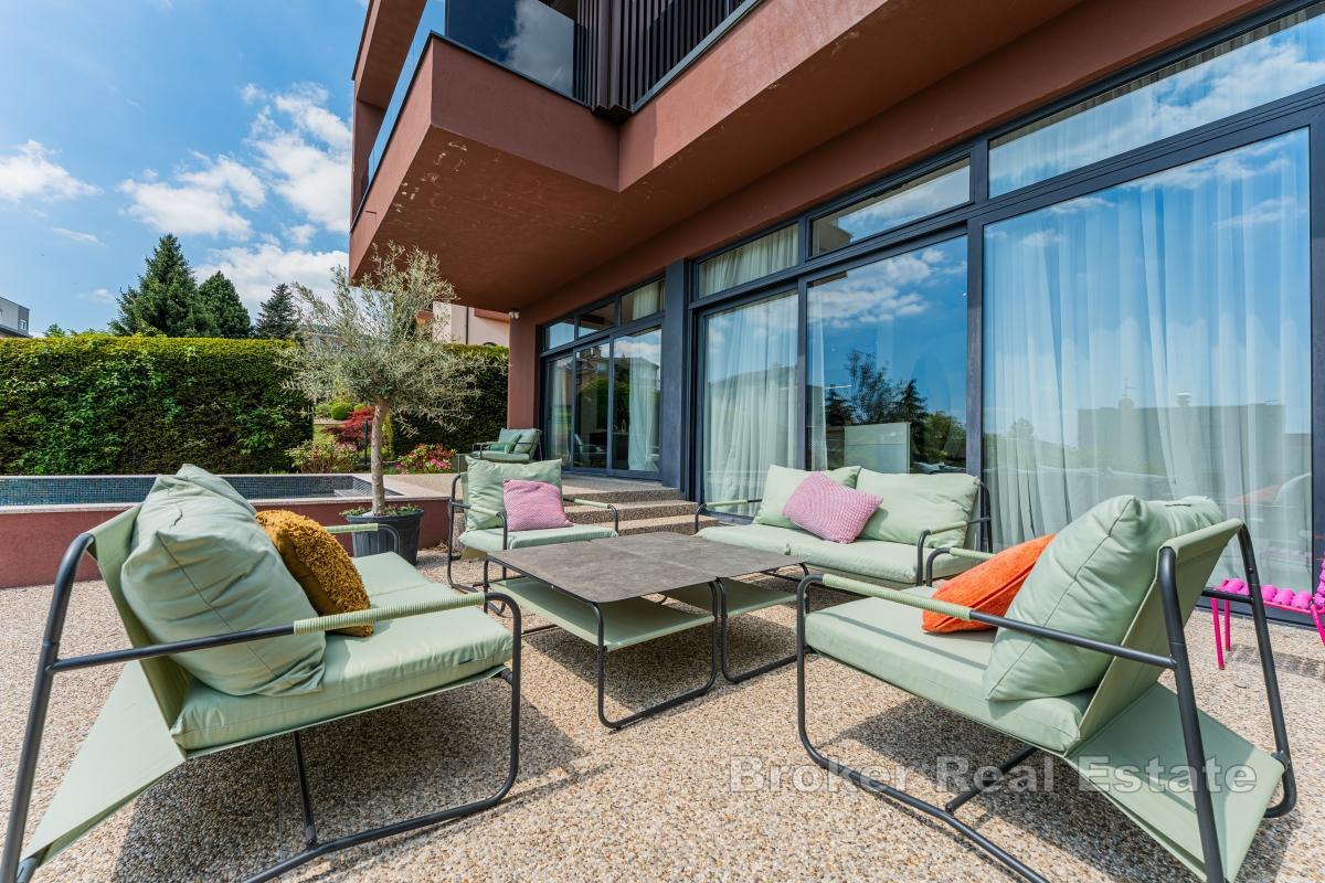 Exkluzívna vila s bazénom a úplným súkromím v pokojnom prostredí