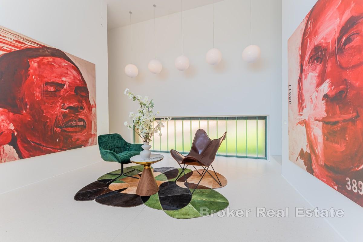 Eksklusiv villa med basseng og fullstendig privatliv i et fredelig miljø