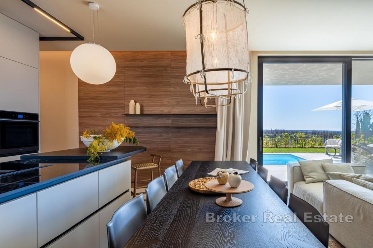 Modern villa med pool och fullständig avskildhet