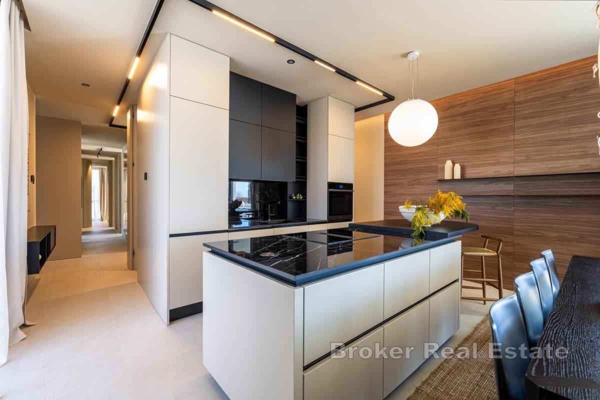 Modern villa med pool och fullständig avskildhet