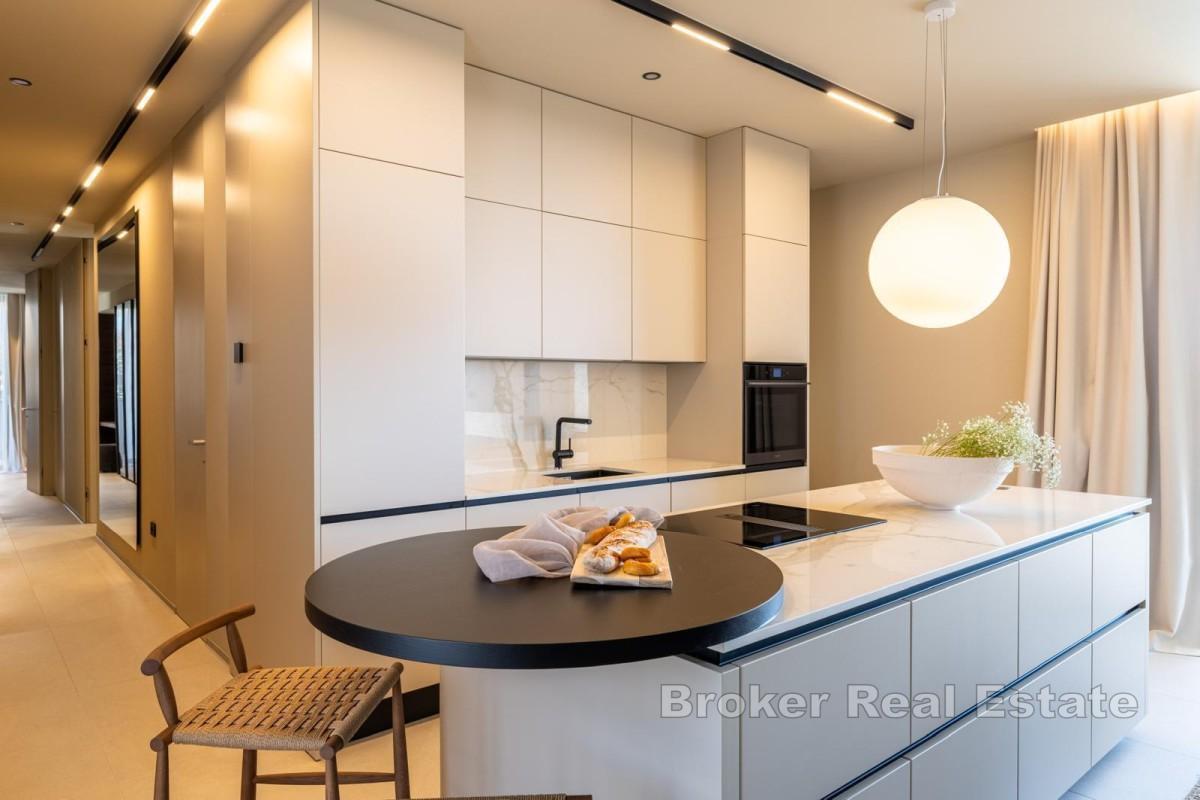 Luxusná vila s bazénom