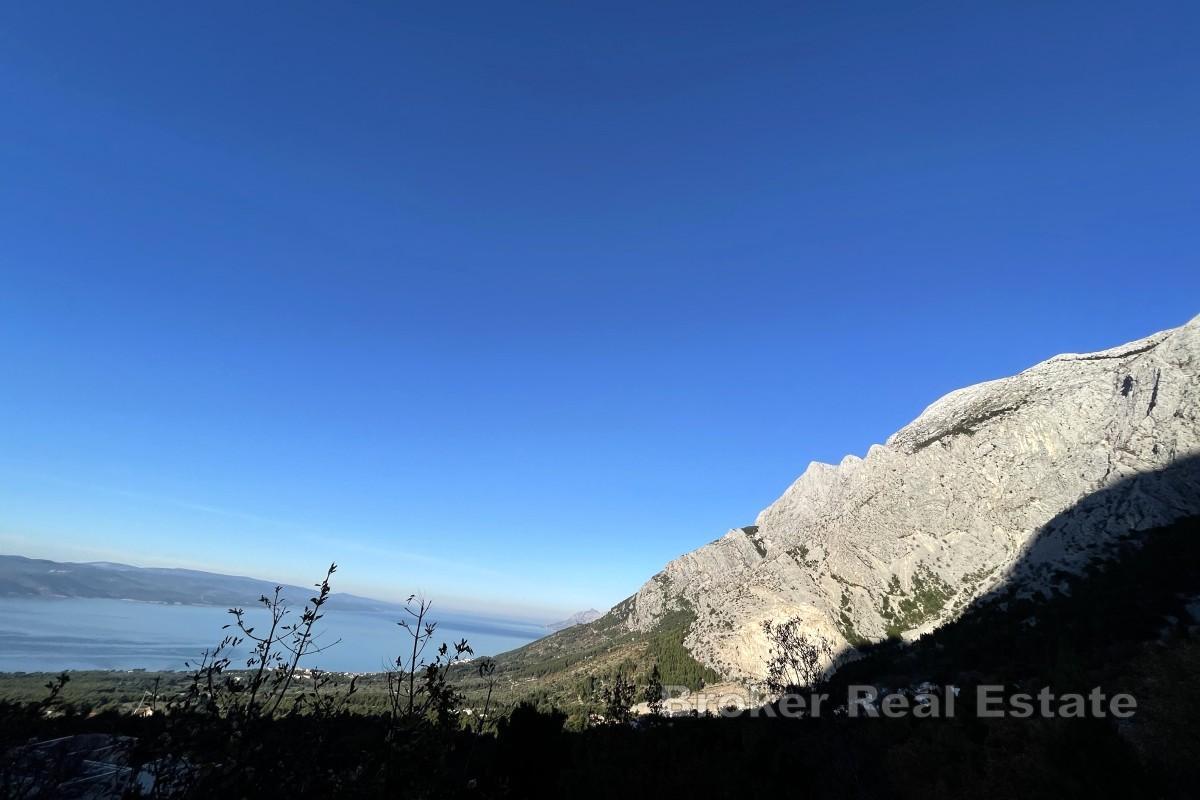 Działka budowlana z widokiem na morze u podnóża Biokova