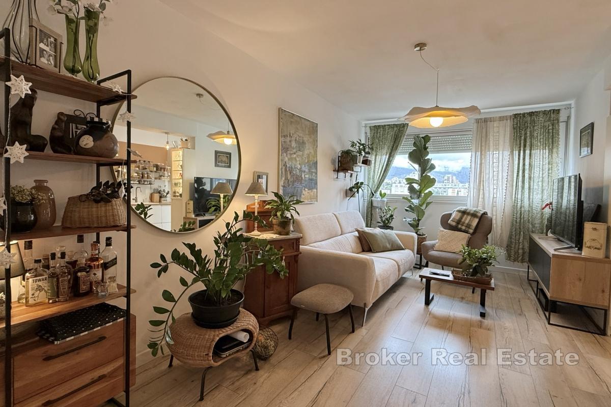 Moderan dvosobni stan na poželjnoj lokaciji