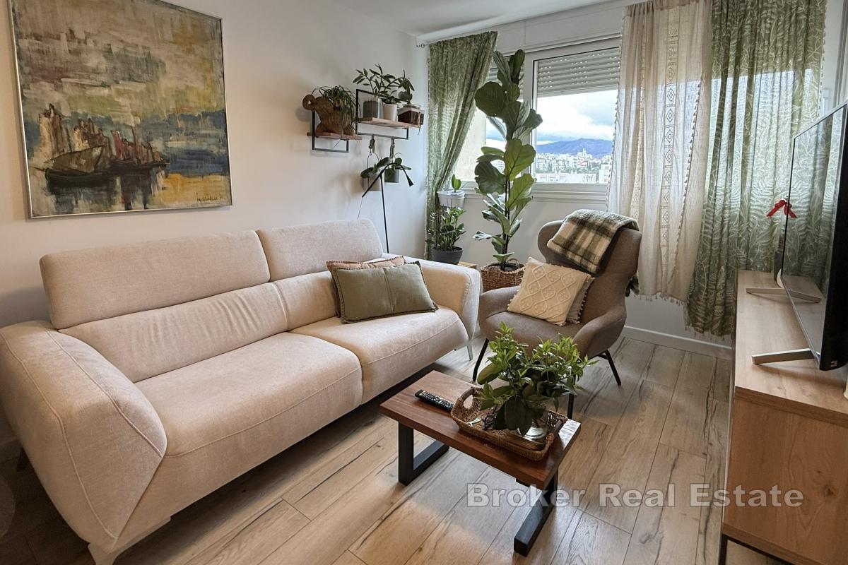 Moderan dvosobni stan na poželjnoj lokaciji