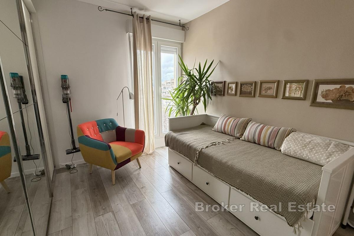 Moderan dvosobni stan na poželjnoj lokaciji