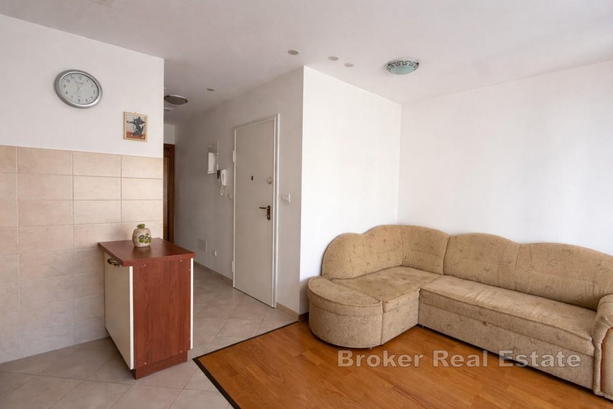 En lys og praktisk leilighet med ett soverom i attraktiv beliggenhet