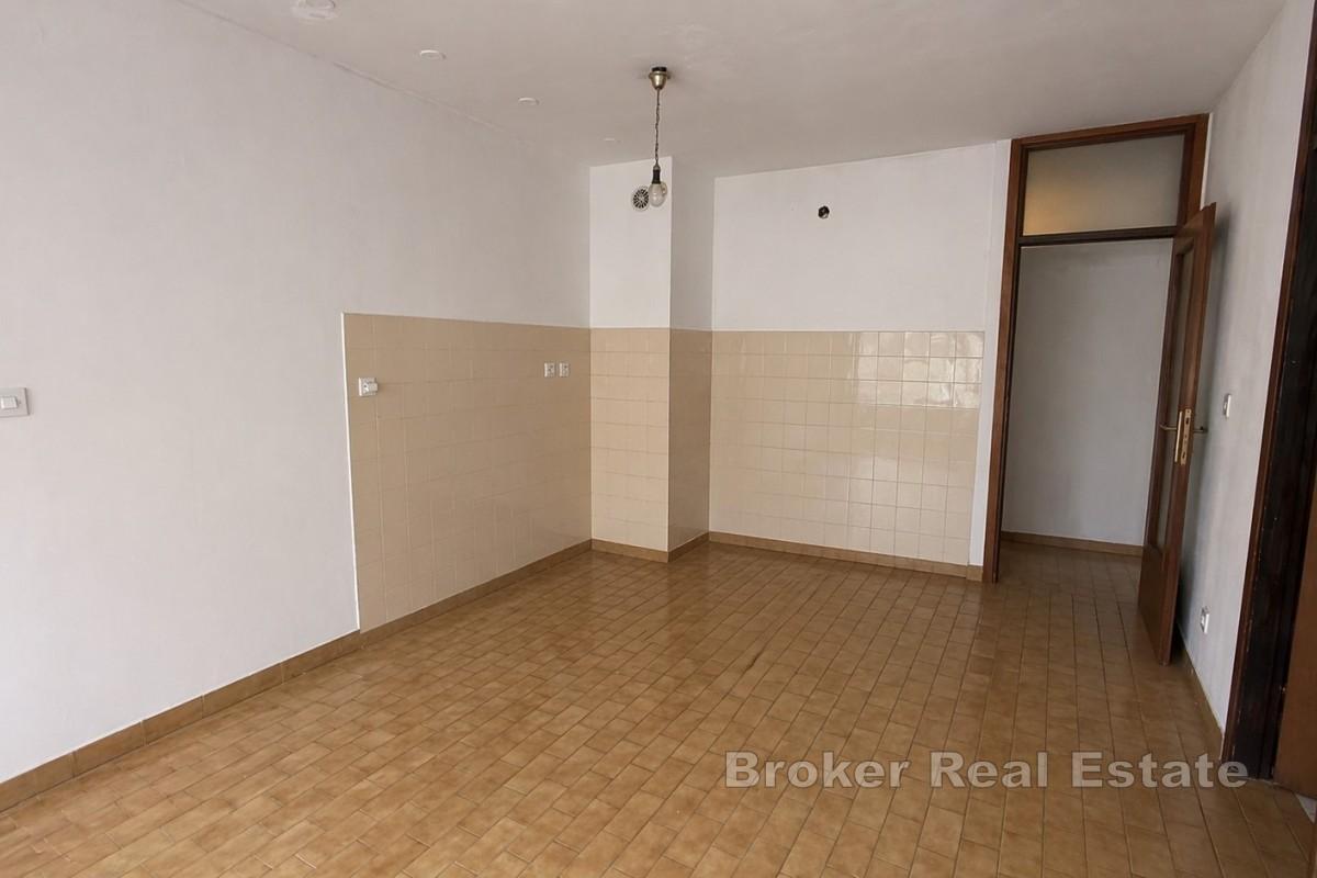 1-Zimmer-Wohnung im Zentrum für Komplettrenovierung