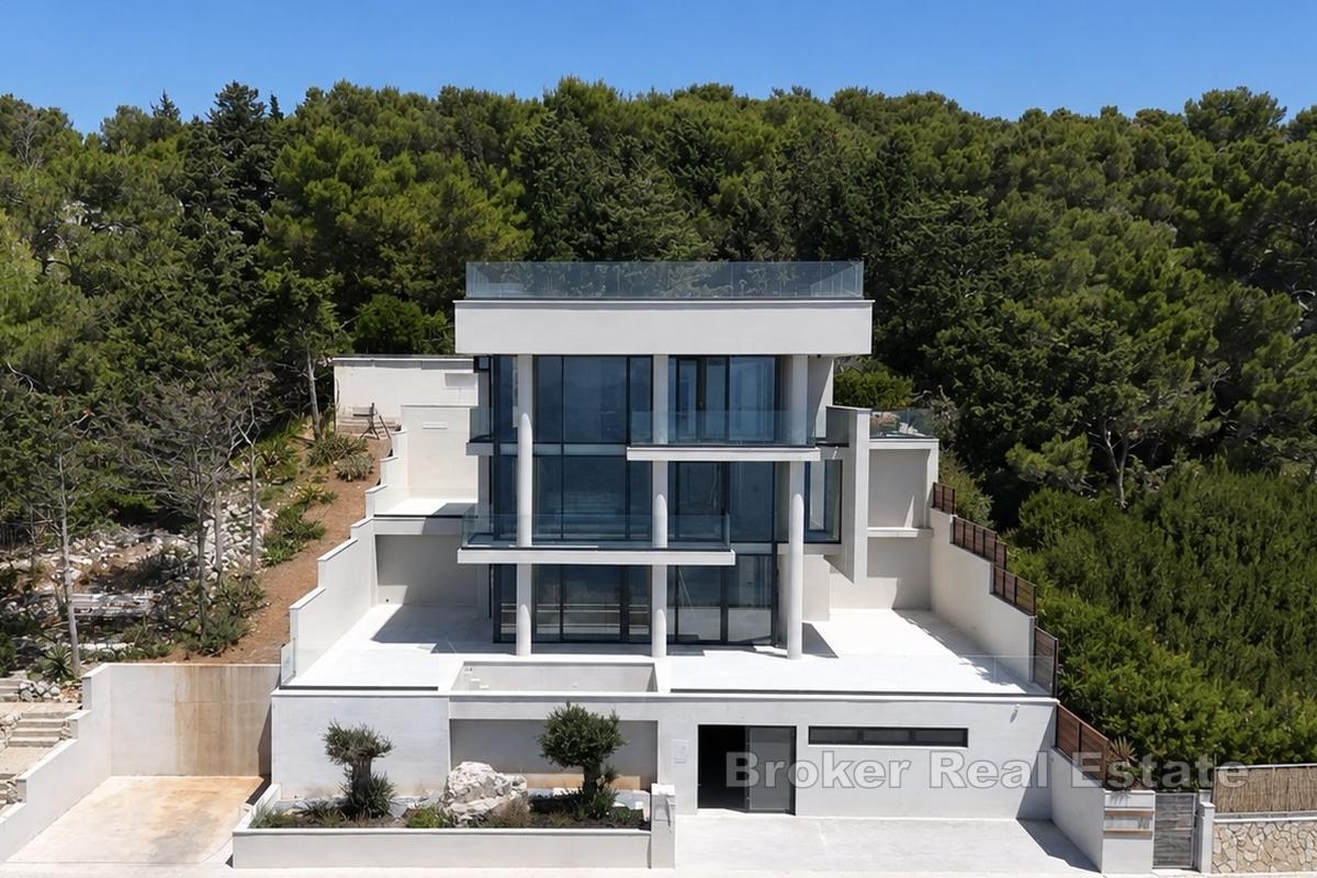 Atemberaubende Villa mit freiem Meerblick