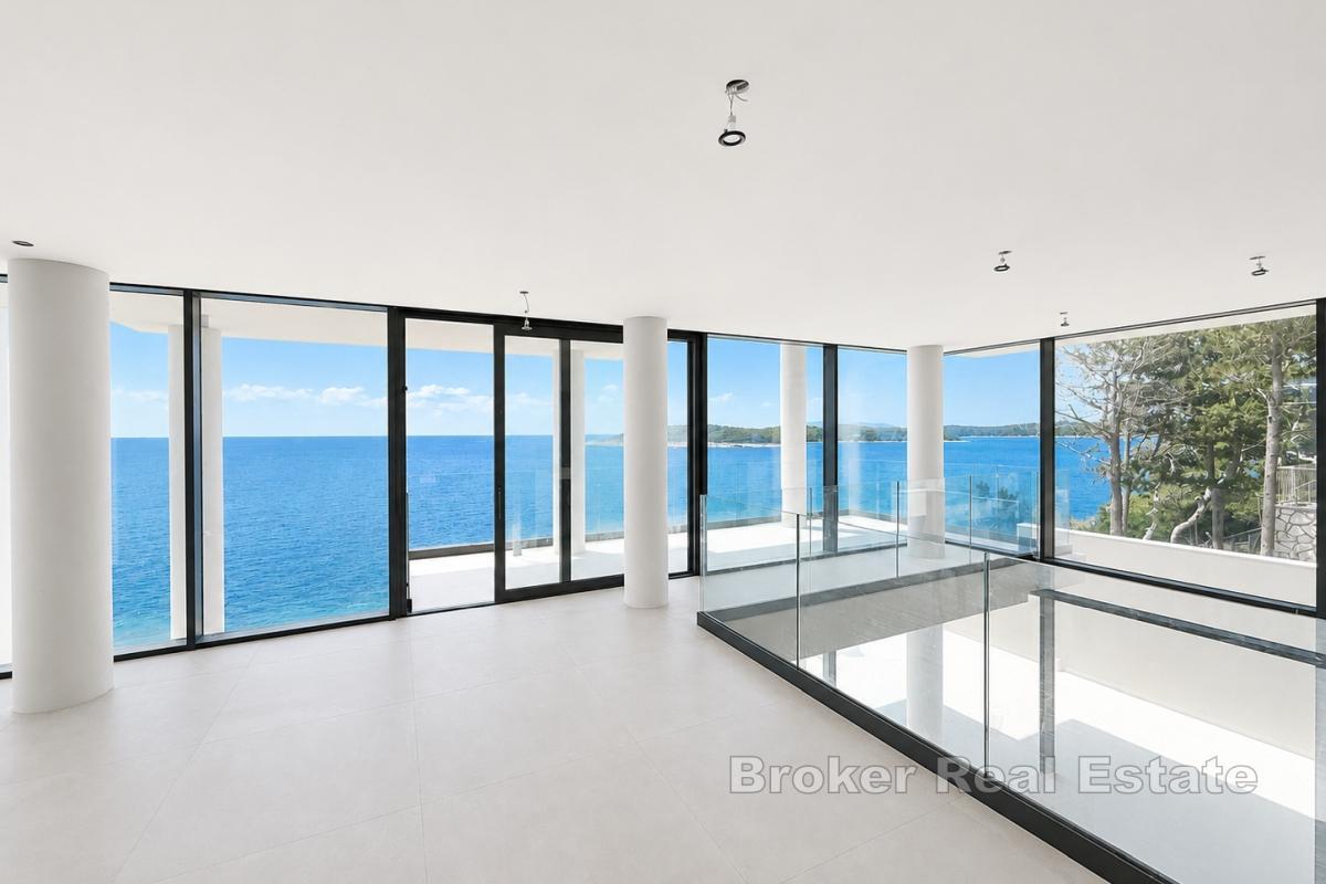 Atemberaubende Villa mit freiem Meerblick