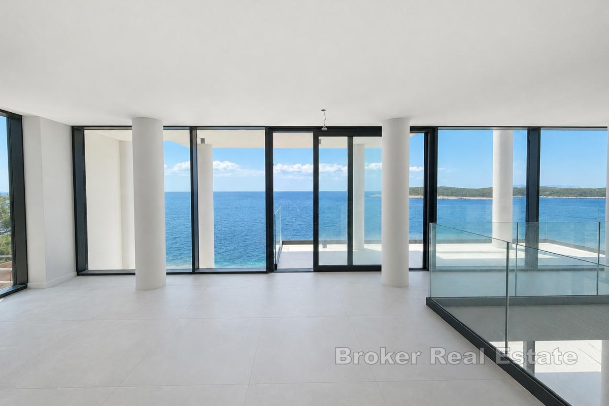 Atemberaubende Villa mit freiem Meerblick