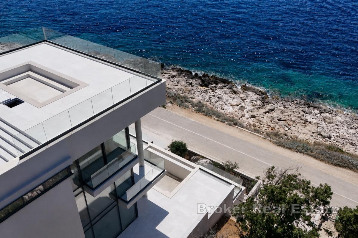 Atemberaubende Villa mit freiem Meerblick