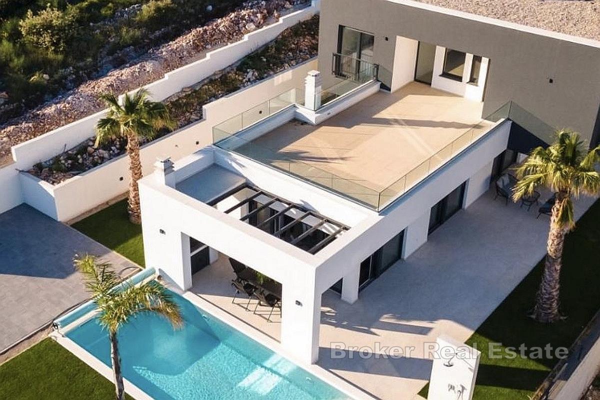 Luksuzna vila s bazenom i jacuzzijem