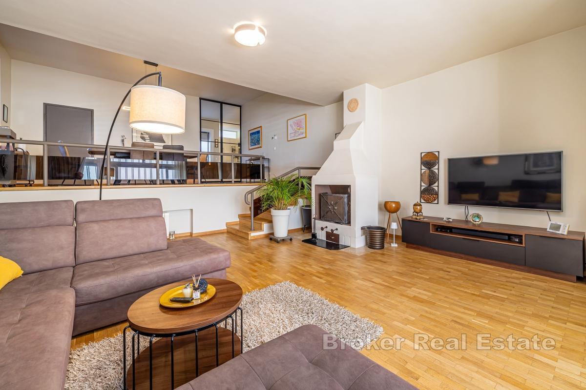 Dvojna kuća s pogledom na more