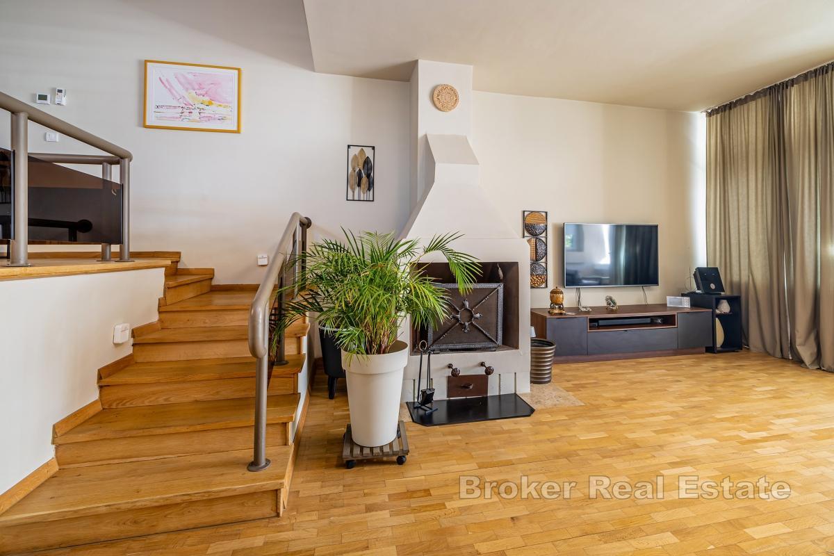 Dvojna kuća s pogledom na more