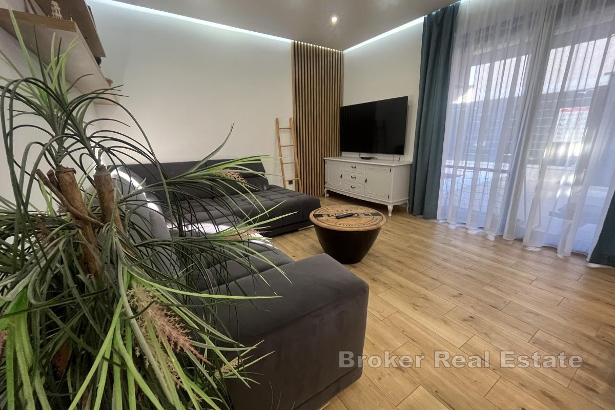 Svetlá a luxusná vila s bazénom