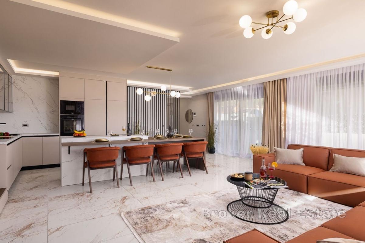 Luxuriöse, bezugsfertige Villa zu verkaufen