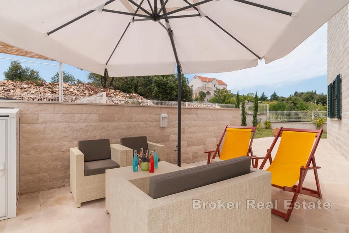 Maison en pierre d'exception avec vue mer et piscine