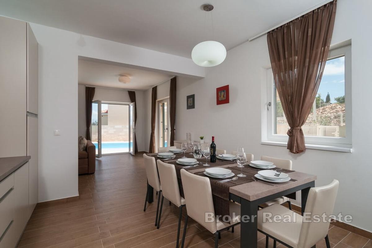 Maison en pierre d'exception avec vue mer et piscine