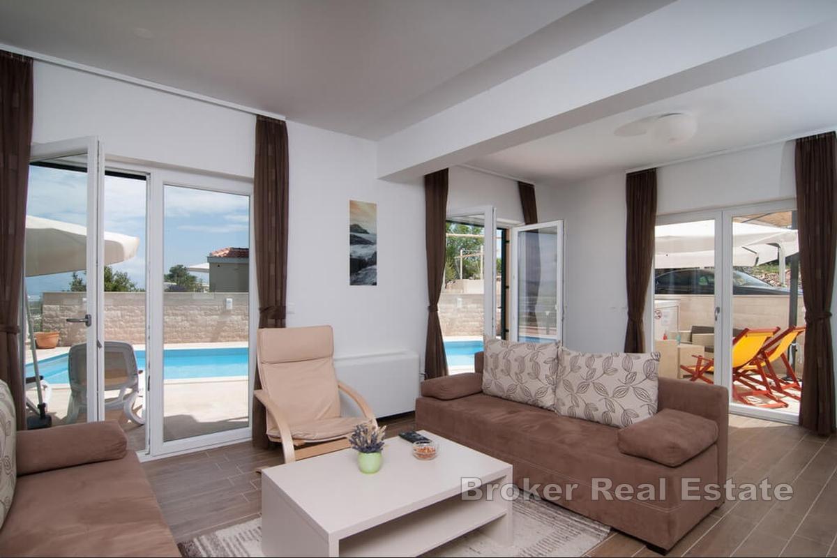 Maison en pierre d'exception avec vue mer et piscine