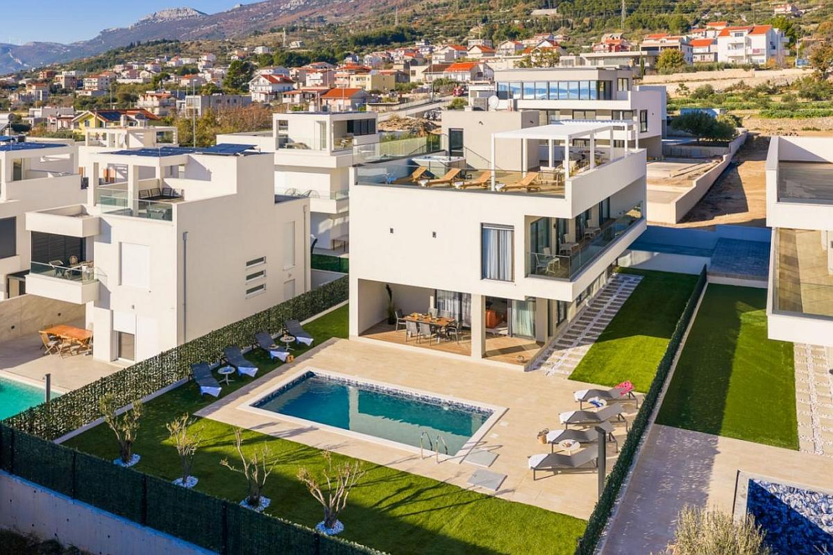 Izvanredna luksuzna vila na poželjnoj lokaciji