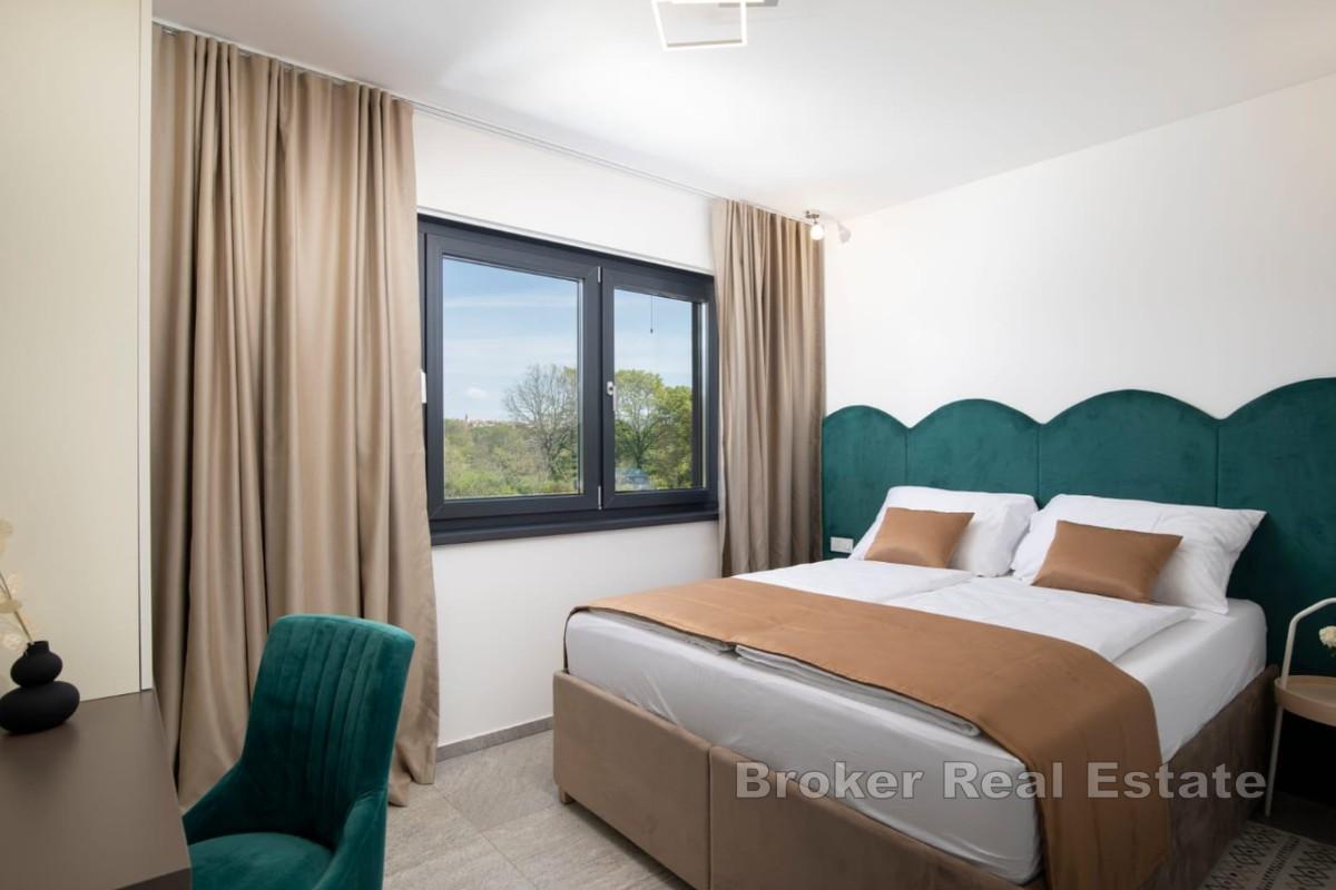 Elegantna vila s bazenom na odličnoj lokaciji