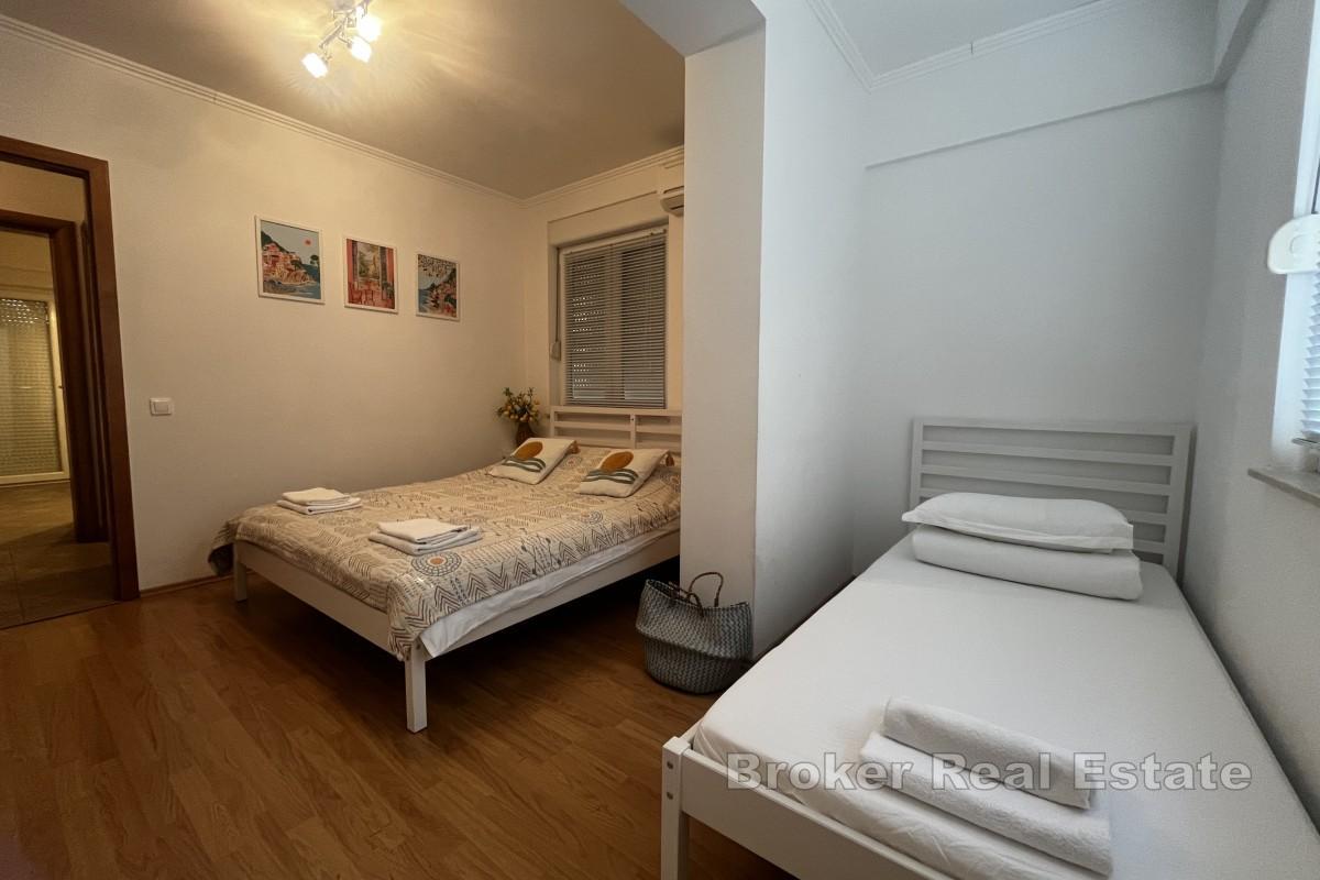 Хорошо сохранившийся дом с планом реконструкции и видом на море